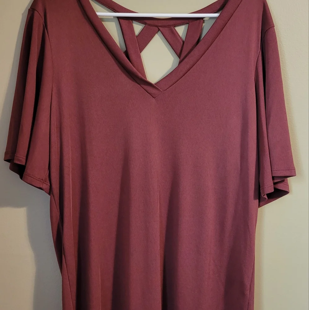Elegant Buckle Short Sleeve Tee - Picture 5 of 5